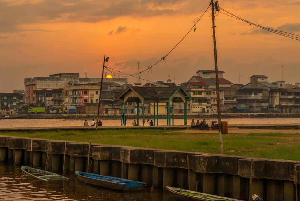 Hotel Gajahmada Pontianak Ngoại thất bức ảnh